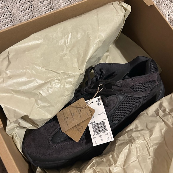 Yeezy Men's Black and Gray Sneakers - Picture 3 of 6